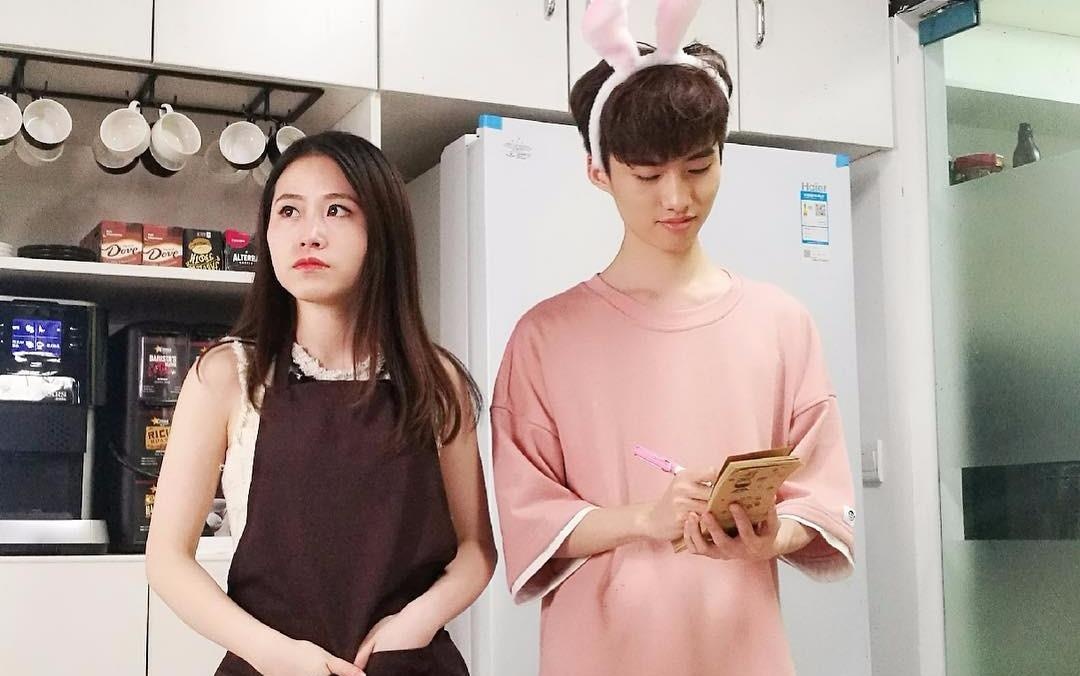 'Thanh an cong so' Tieu Da mo quan tra sua ngay tai van phong hinh anh