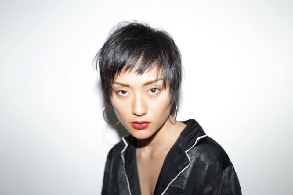 3 nu chinh trong MV Everyday anh 2