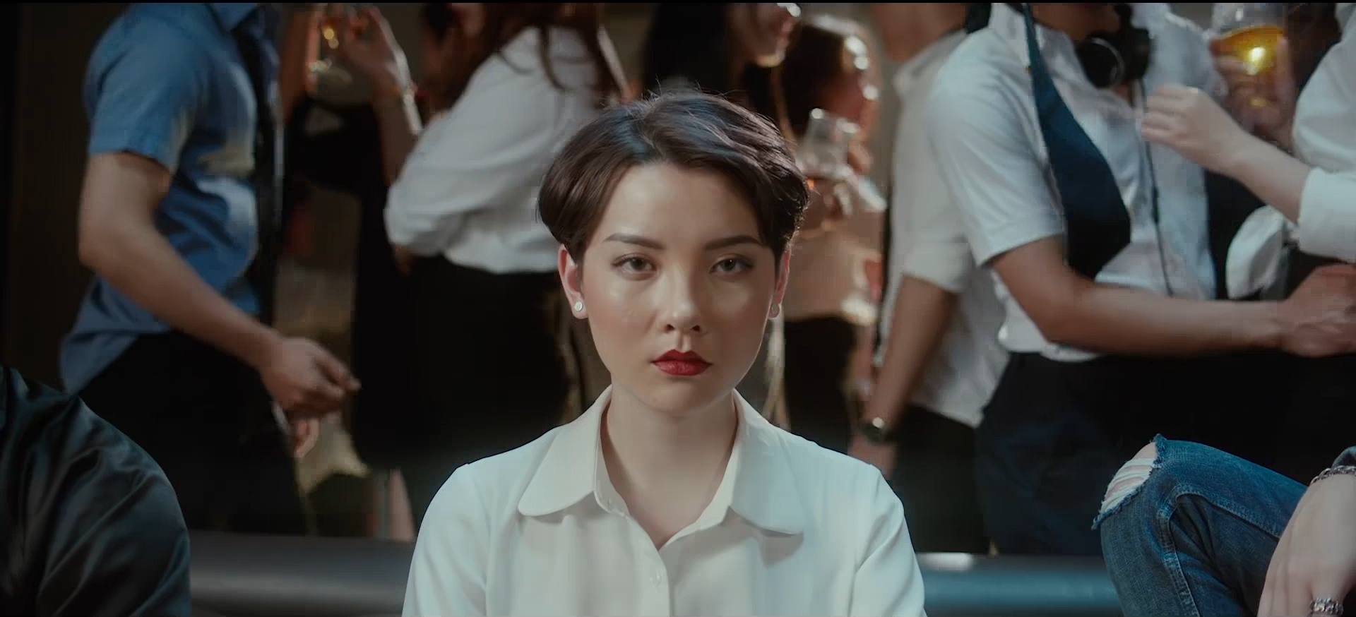 3 nu chinh trong MV Everyday anh 9