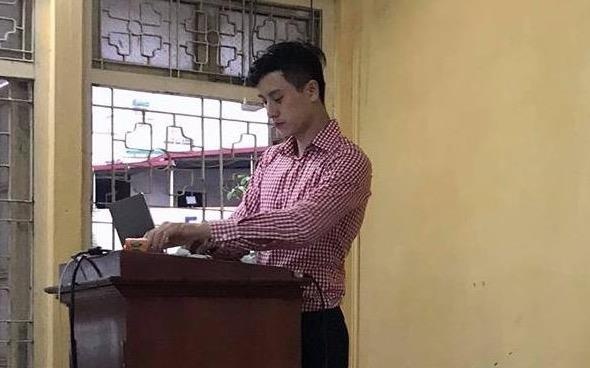 Nam giang vien Hoc vien Ngan hang noi tieng sau anh chup len dep trai hinh anh