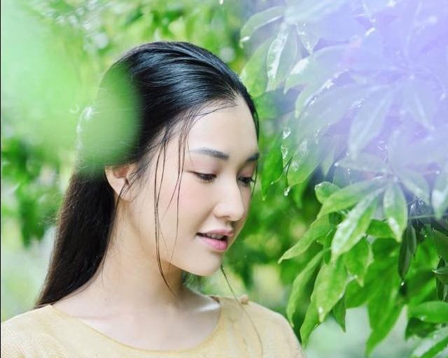 Ve ngoai xinh dep cua 'nang tho xu Hue' hinh anh