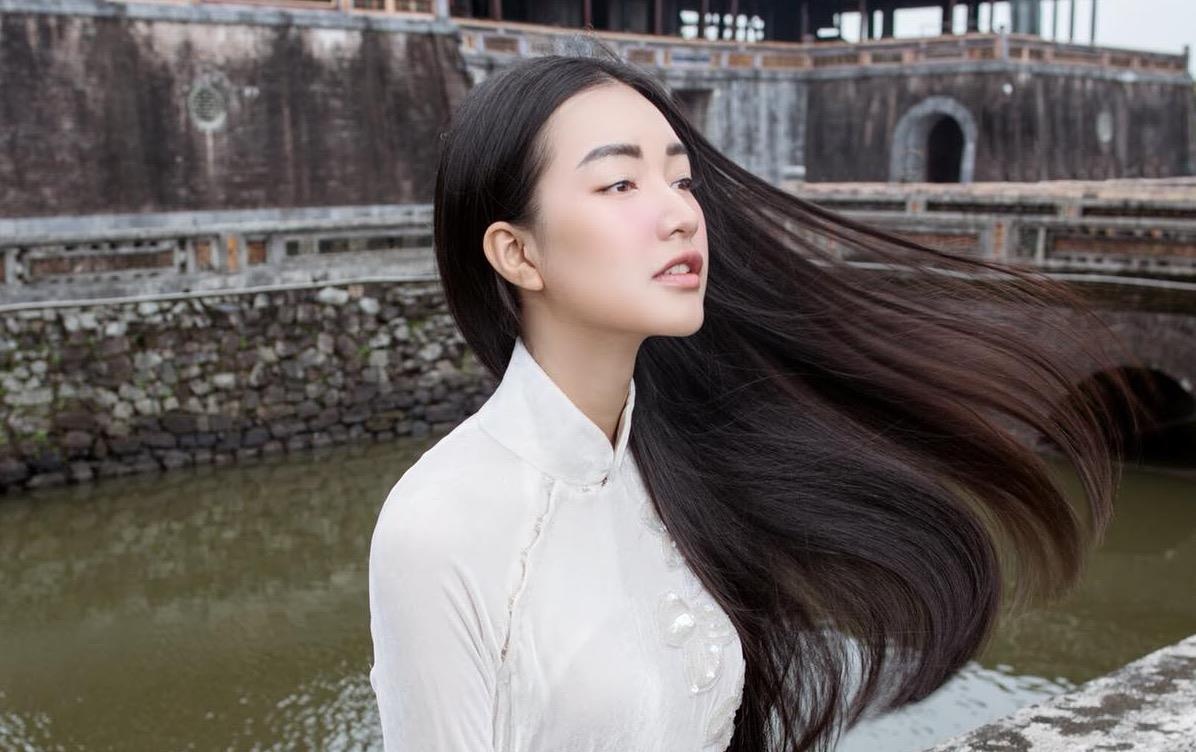 Net dep diu dang, trong sang cua 'Nang tho xu Hue' Ngoc Tran hinh anh