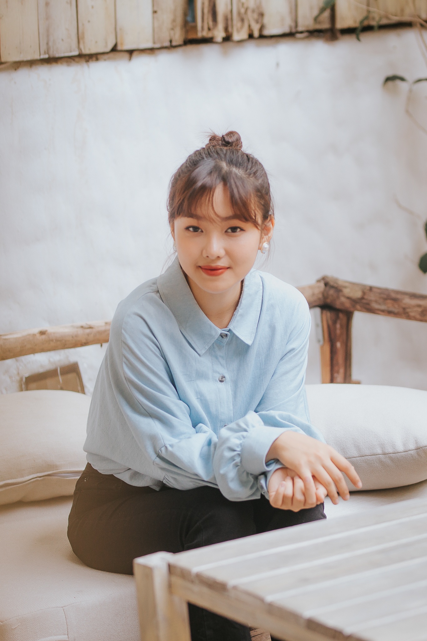 Nu chinh trong MV moi cua Isaac anh 4