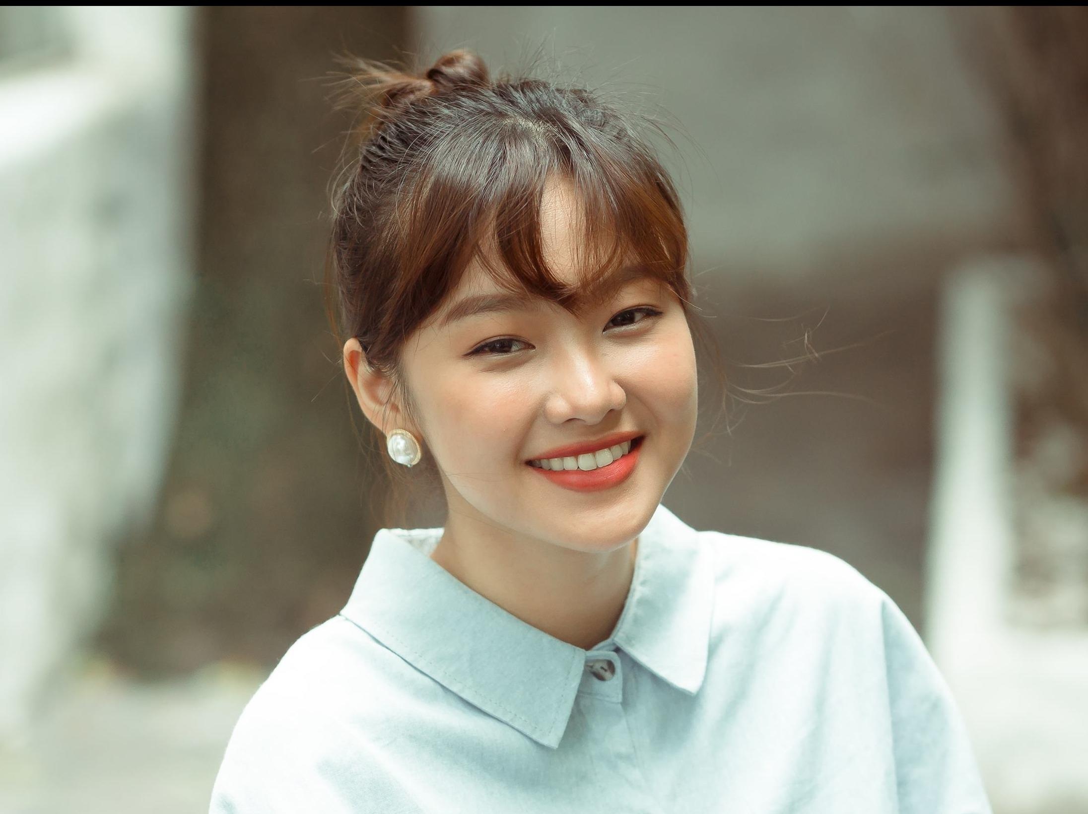 Nu chinh trong MV moi cua Isaac chia se ve tuoi 20 hinh anh