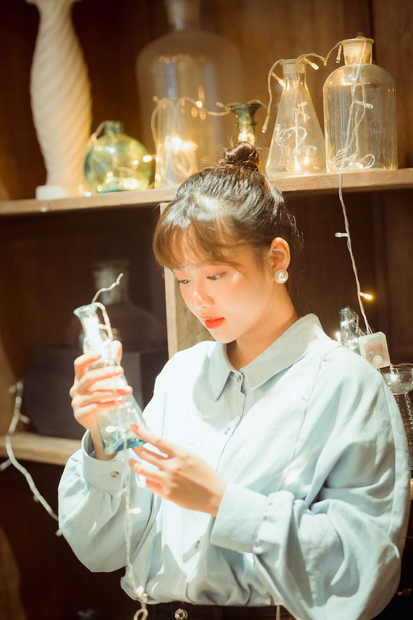 Nu chinh trong MV moi cua Isaac anh 6