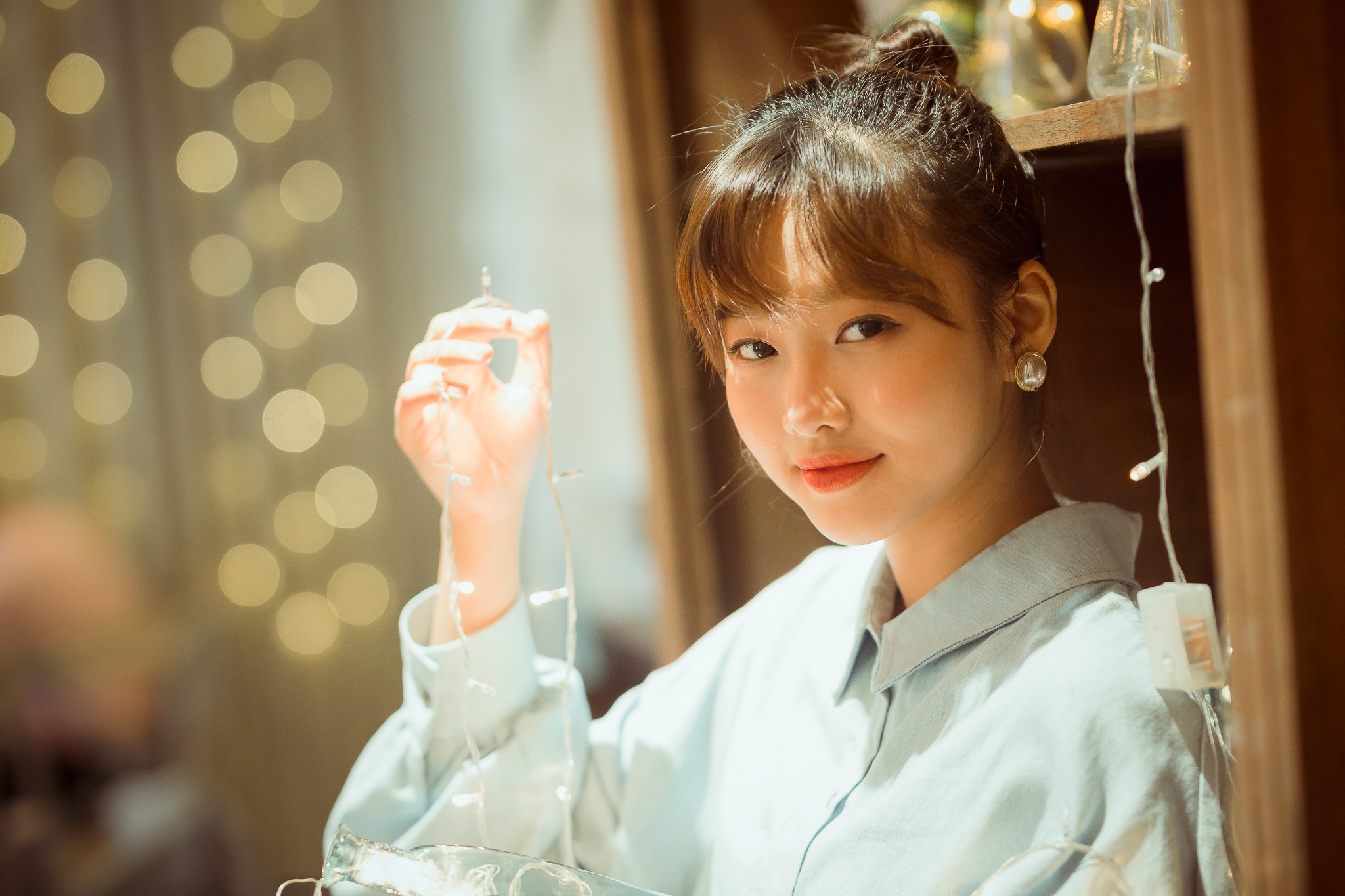 Nu chinh trong MV moi cua Isaac anh 3