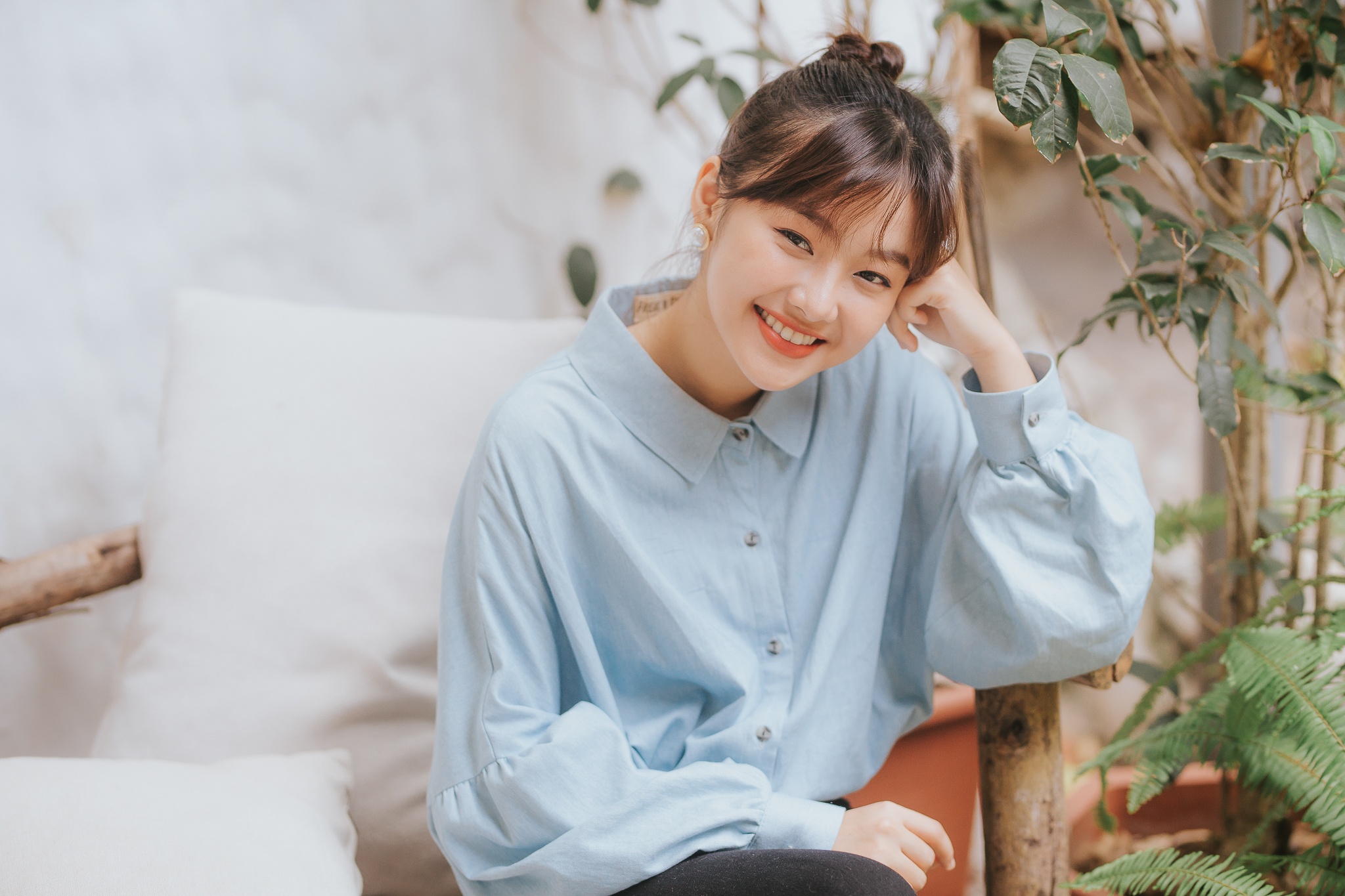 Nu chinh trong MV moi cua Isaac anh 1