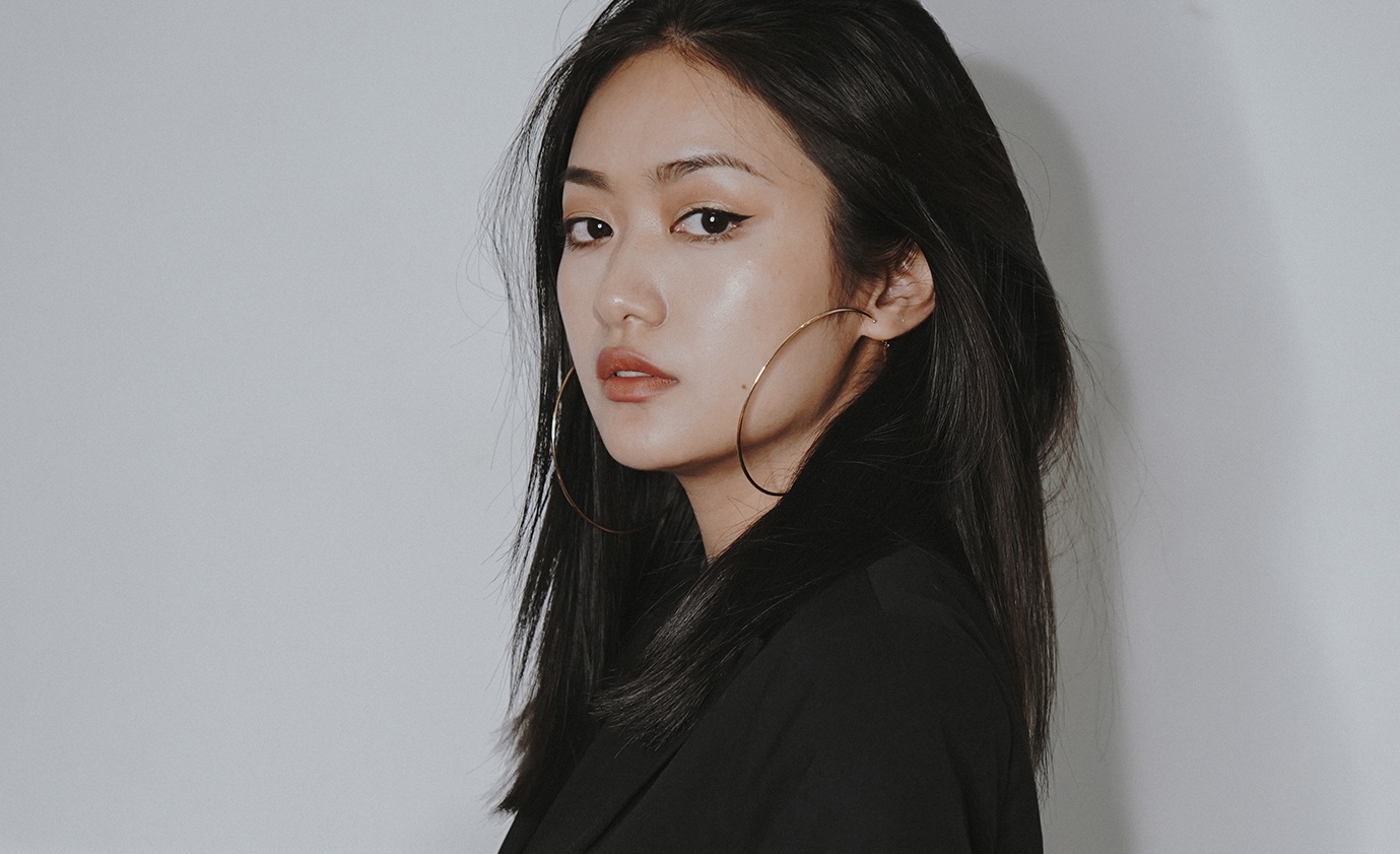 Nga Wendy: Mau lookbook noi tieng, sang chanh, tu mua nha o tuoi 23 hinh anh