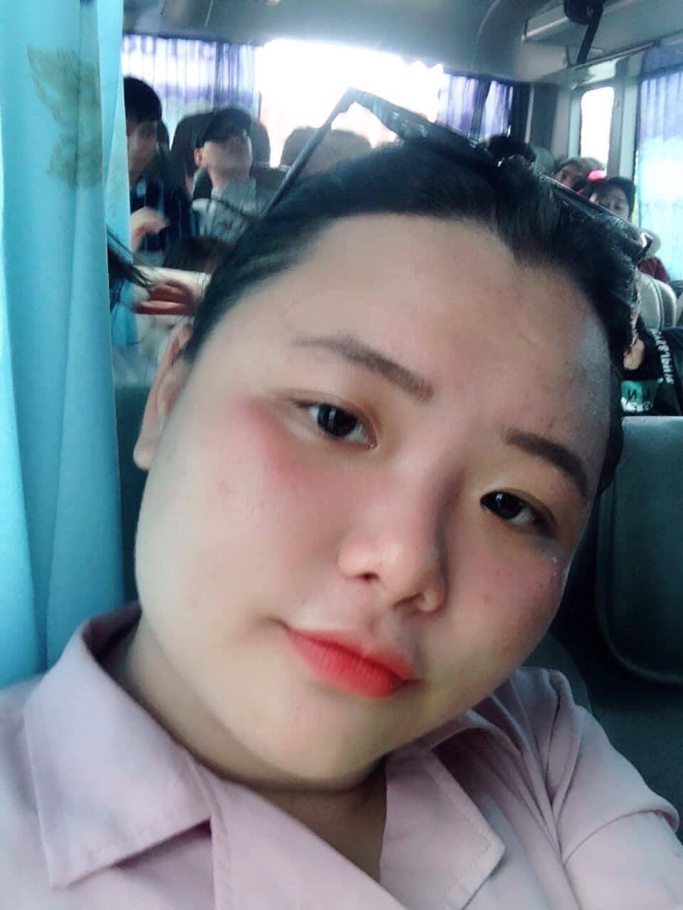 nu sinh quay tren san khau anh 2