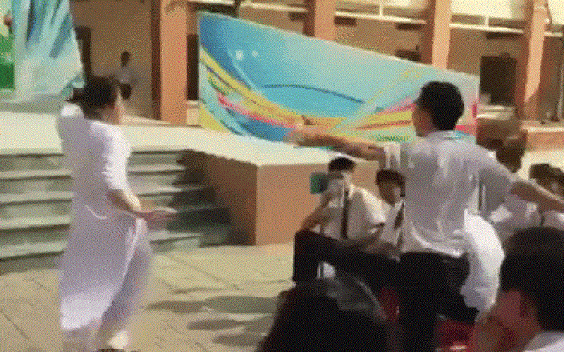 Nu sinh Sai Gon tu tin, nhay nhiet tinh giua san truong hinh anh