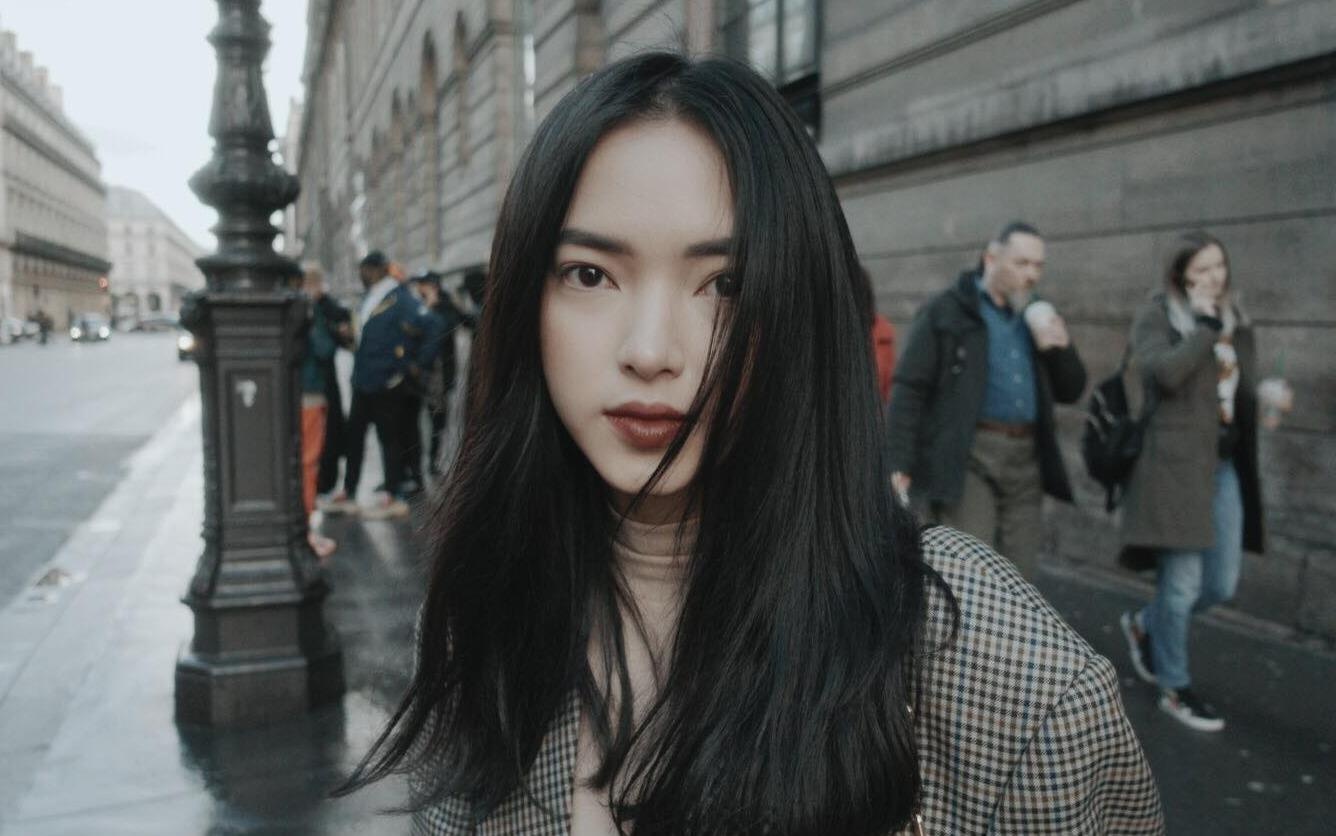 5 hot girl 'so huong' thuong xuyen khoe anh xinh dep o troi Tay hinh anh