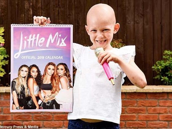 Be gai 6 tuoi bi ung thu tu tin ca hat khien dan mang cam dong hinh anh