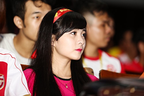 Hot girl noi tieng nho bong da anh 9