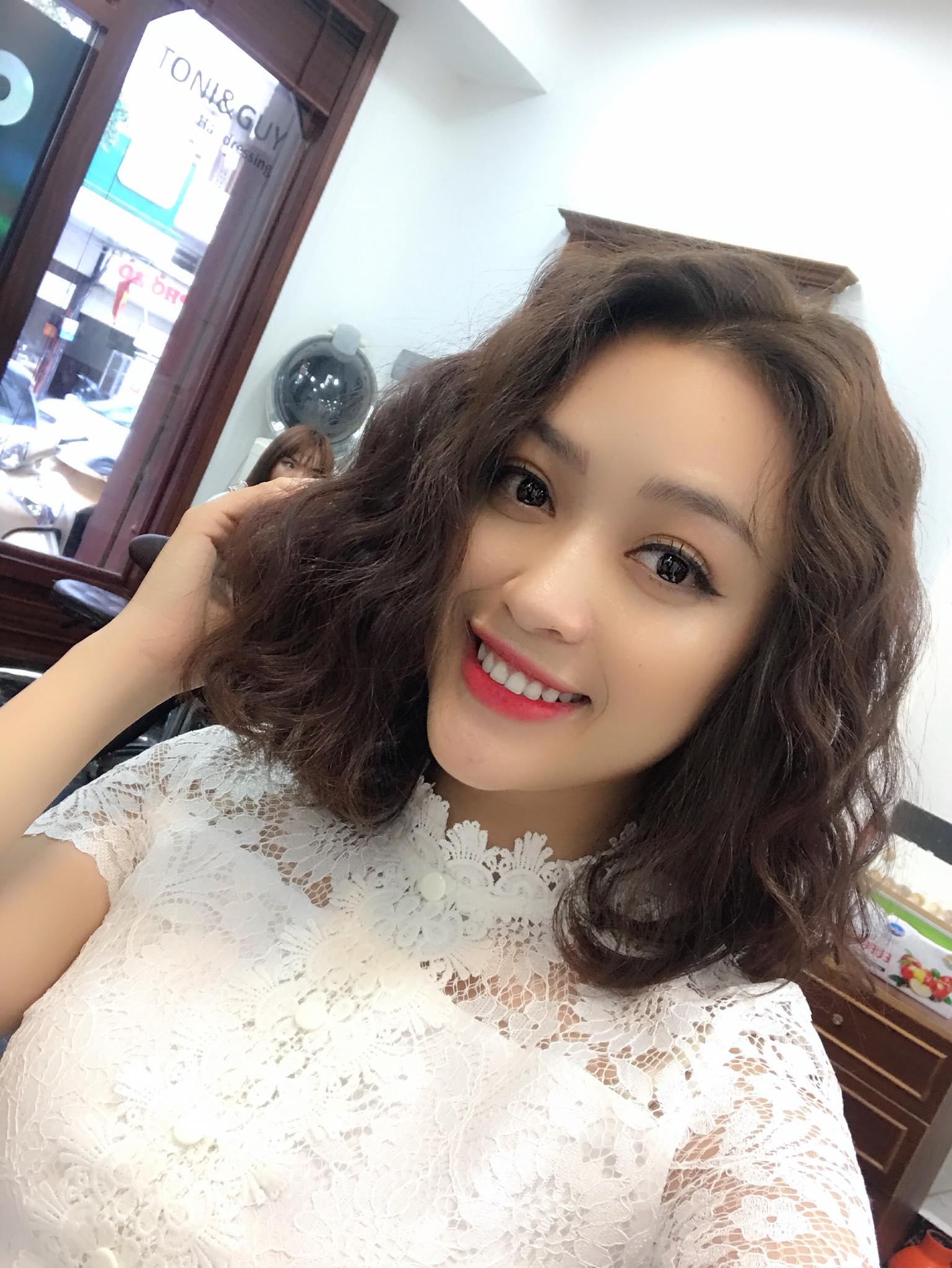 Hot girl noi tieng nho bong da anh 13