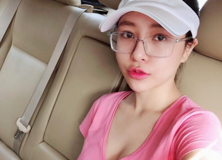 Loat anh goi cam cua 9X gay chu y sau tran Iran - Morocco hinh anh