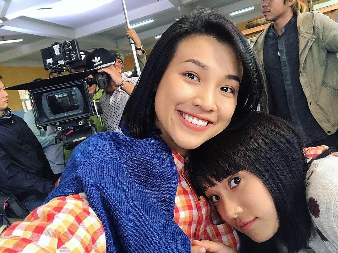 Hoang Yen Chibi tham gia thu thach vay nong Hoang Oanh 20 trieu hinh anh