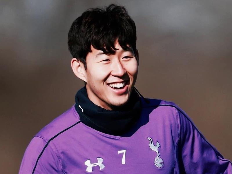 Fan nu 'do guc' truoc nu cuoi cua cau thu Han dat gia nhat lich su hinh anh