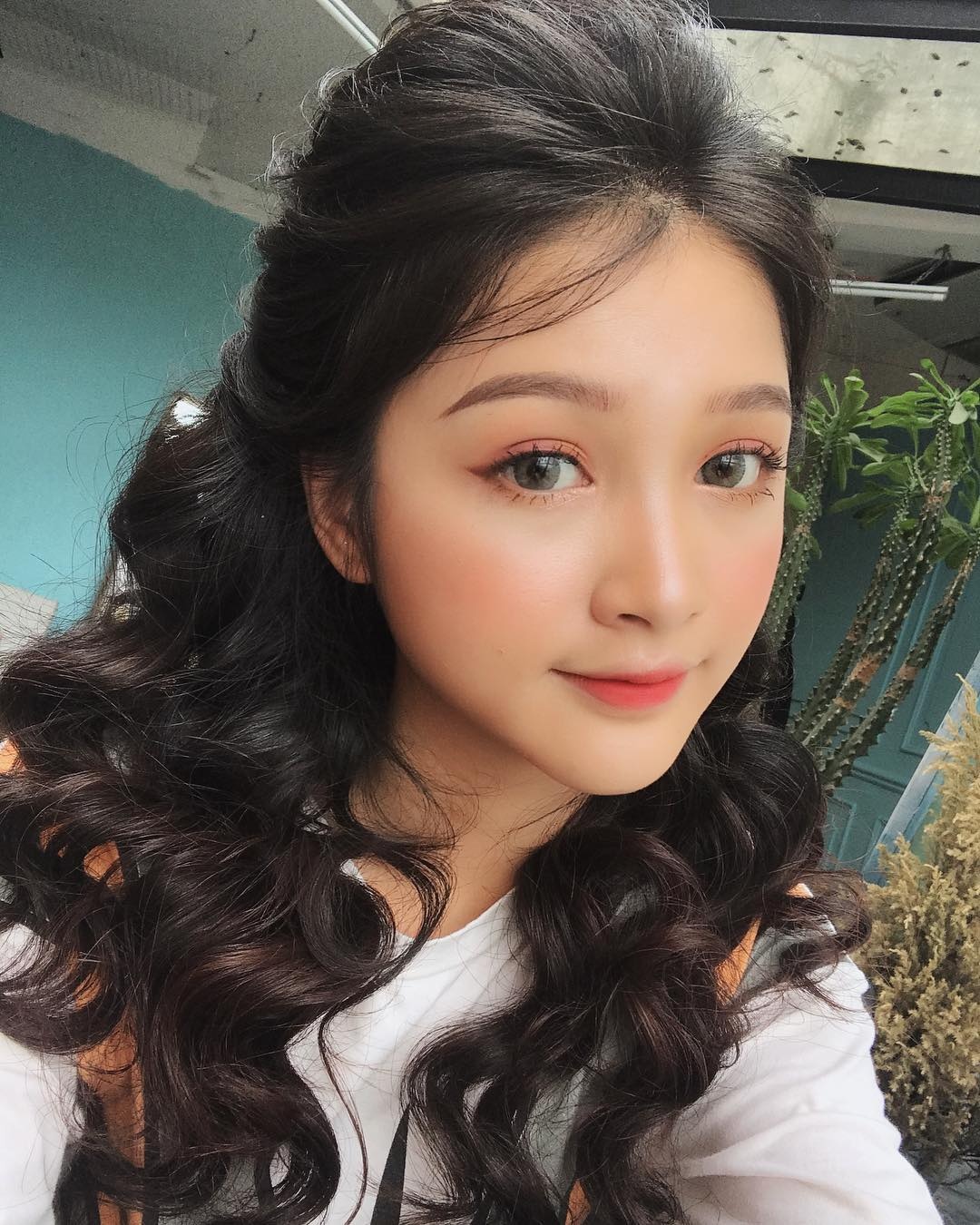 Hot girl Linh Tho tham gia binh luan World Cup anh 7