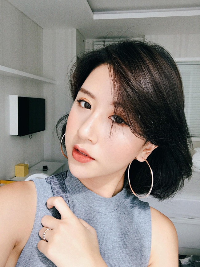 Quỳnh Anh Shyn lộ cằm nhọn ảnh 5 Quynh Anh Shyn lo cam nhon anh 5