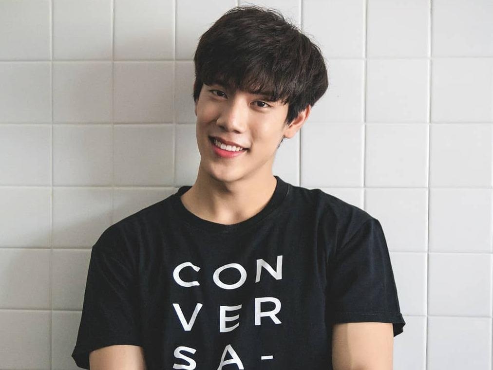 Fan nam dien trai gay chu y tai fan meeting cua Black Pink hinh anh