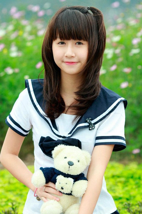 Quỳnh Anh Shyn lộ cằm nhọn ảnh 3 Quynh Anh Shyn lo cam nhon anh 3