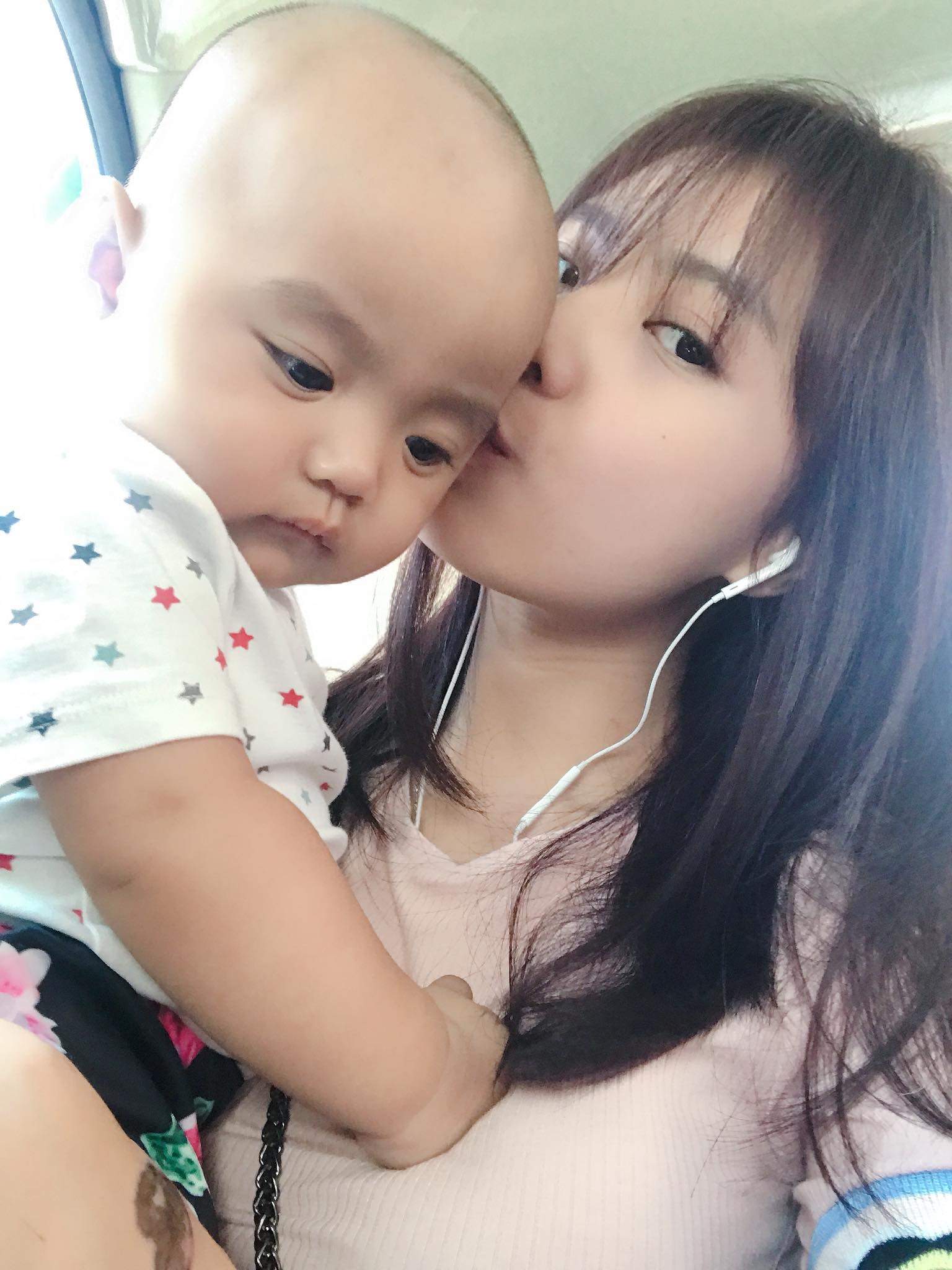 nhan sac cac hot girl 9X da la me anh 17