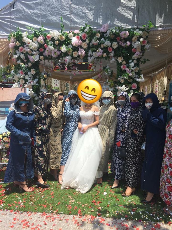 mac ao chong nang di an cuoi anh 2