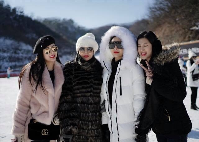 nhan sac xinh dep cua 3 me con Huyen Baby anh 1