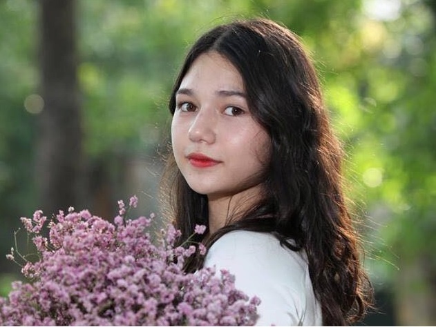 nu sinh truong phan dinh phung anh 1