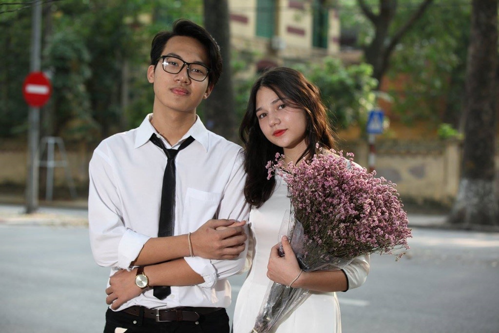 nu sinh truong phan dinh phung anh 2