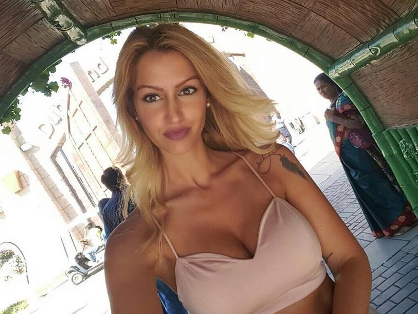 Ve ngoai goi cam cua nang WAGs tuyen Bi tung la nguoi mau noi y hinh anh