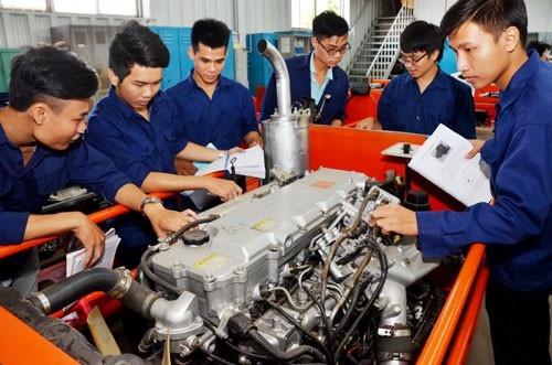 Vi sao hang tram sinh vien DH Su pham Ky thuat TP.HCM bi duoi hoc? hinh anh