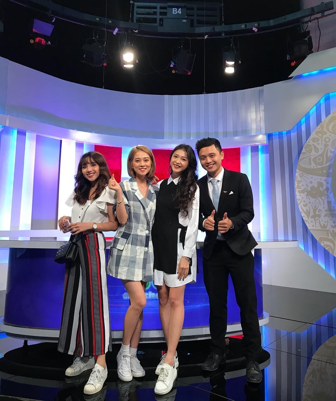 khoanh khac than thiet cua dan hot girl World Cup anh 5