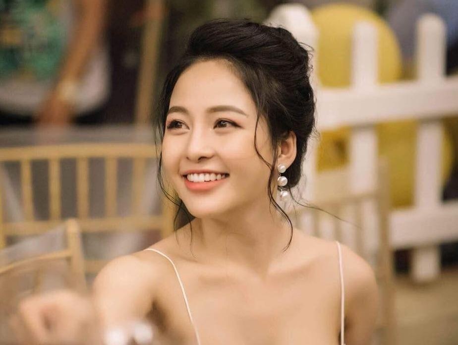 Tram Anh dang bi dan hot girl 'Nong cung World Cup' tay chay? hinh anh