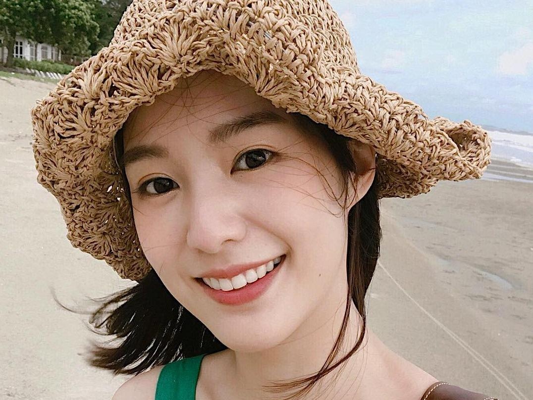 Hot girl Pimtha rang ro nghich tuyet hinh anh