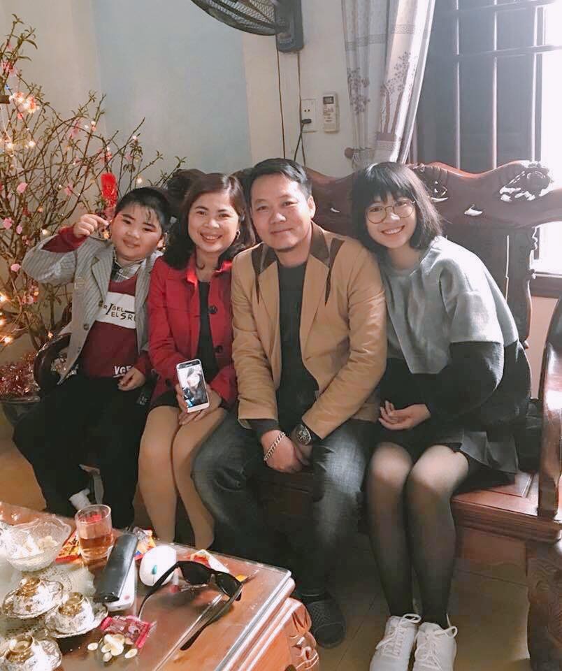 Cậu em trai gào khóc khi chị gái đi Nhật về ảnh 2 Cau em trai gao khoc khi chi gai di Nhat ve anh 2