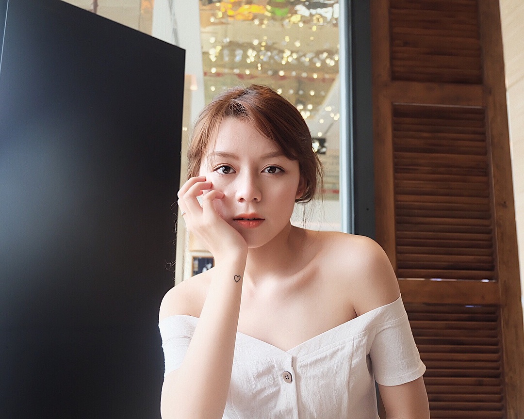 2 mau anh hot tai Sai Gon Phuong Uyen va Huynh Nhu anh 7