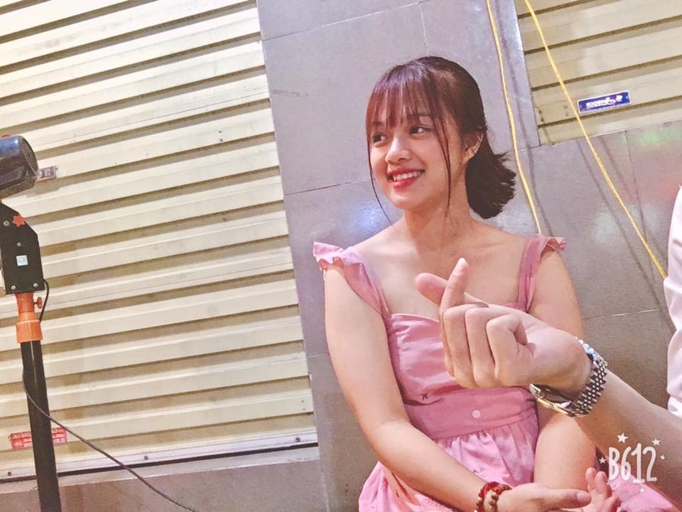 co gai tinh nguyen vua loi nuoc vua hat anh 5