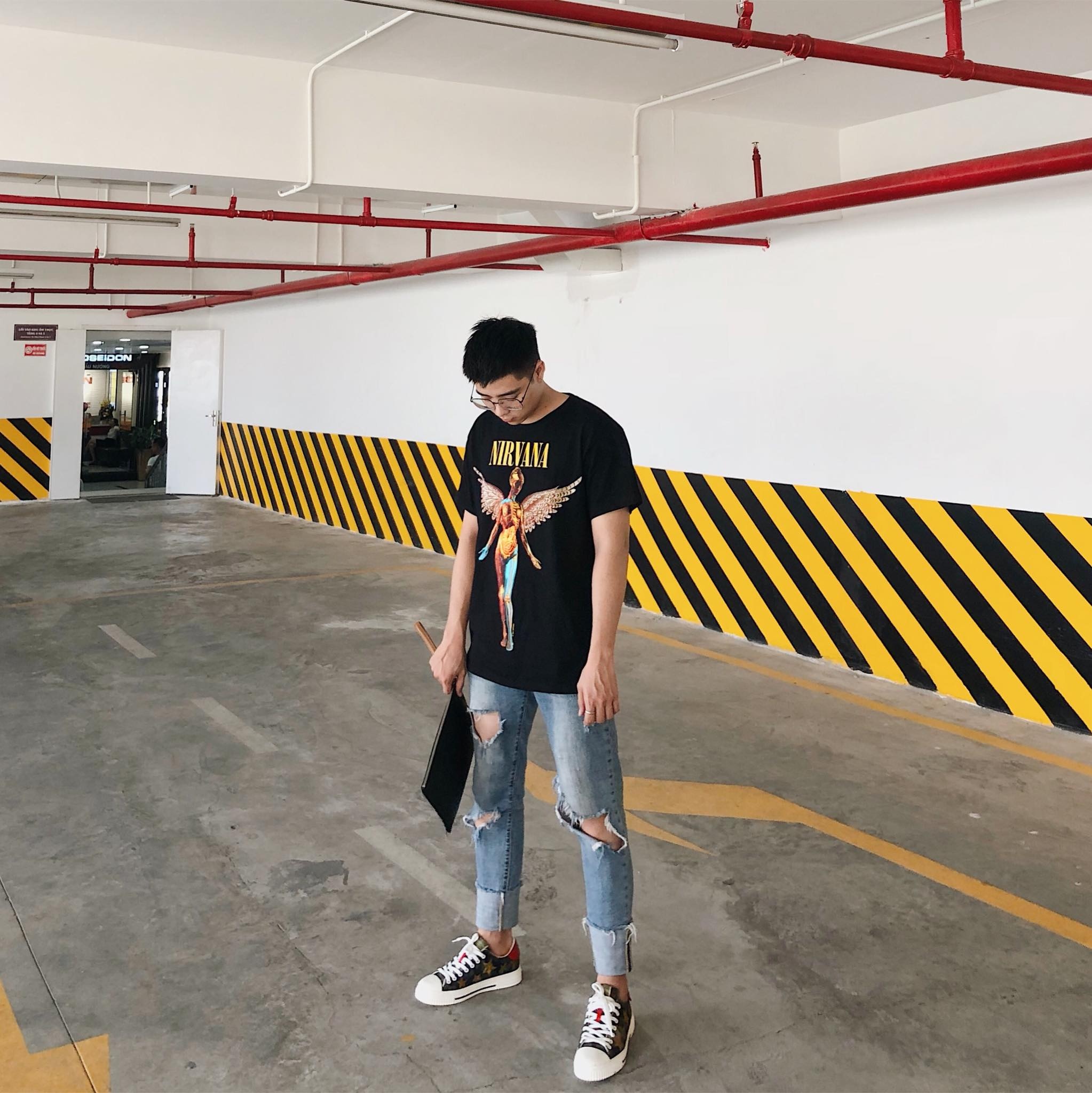 hot boy bat ngo noi tieng ngay ay - bay gio anh 9