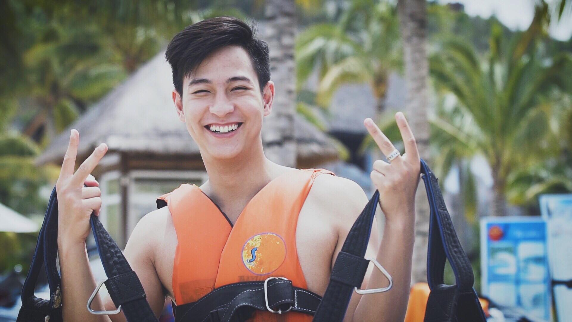 hot boy bat ngo noi tieng ngay ay - bay gio anh 5