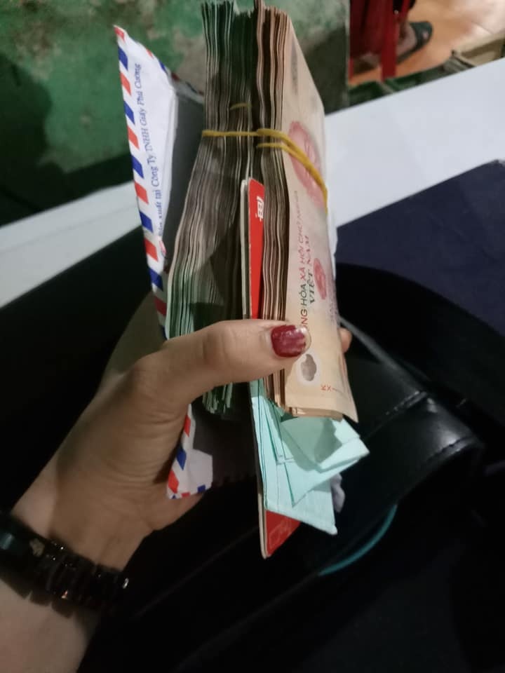 chủ quán trả lại 200 triệu khánh bỏ quên ảnh 3 chu quan tra lai 200 trieu khanh bo quen anh 3