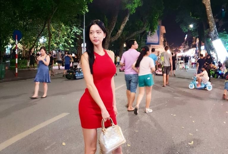 Nu dien vien Han Quoc Clara Lee den Viet Nam hinh anh
