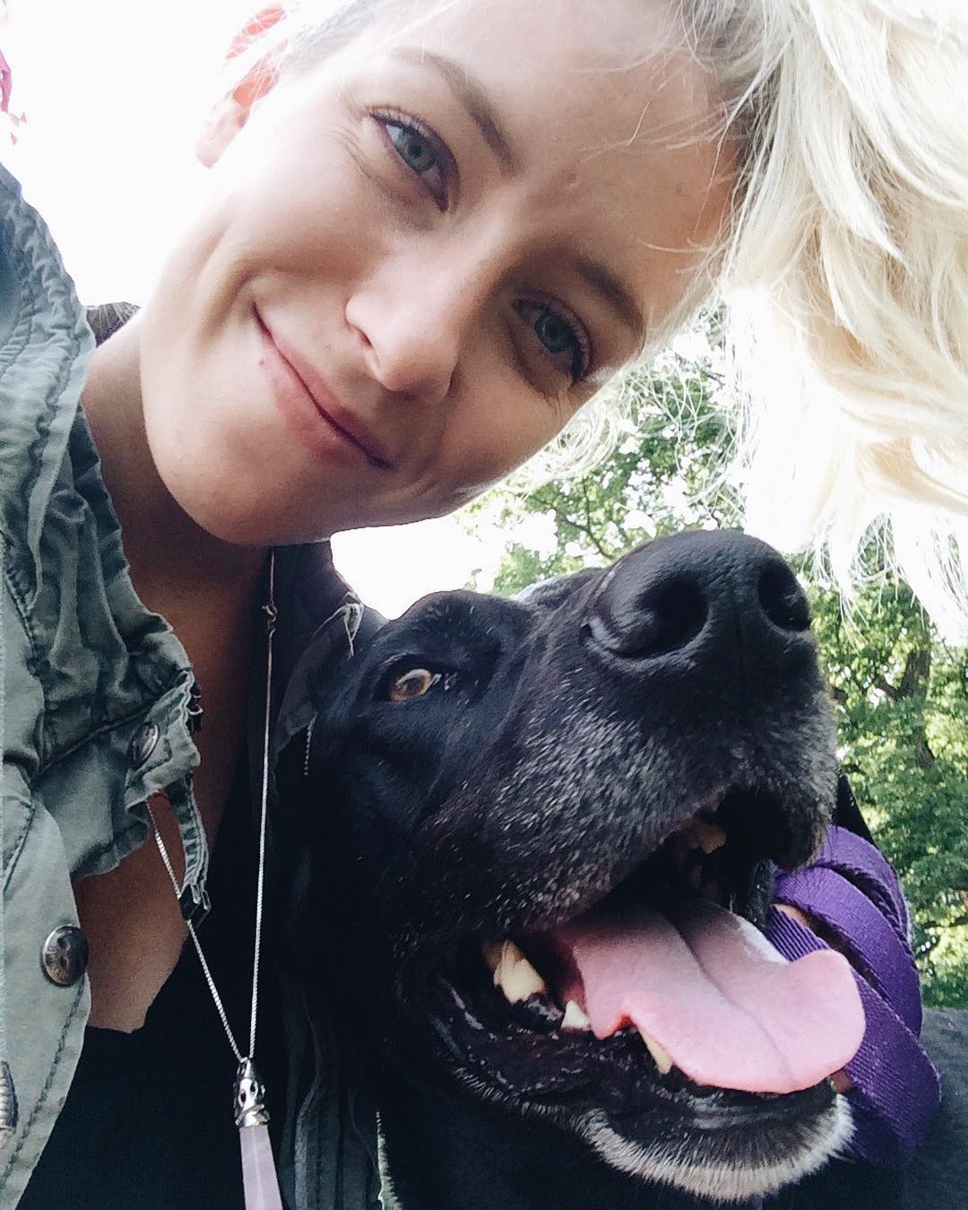 cô gái bị đâm khi lao ra khỏi xe ảnh 2 co gai bi dam khi lao ra khoi xe anh 2