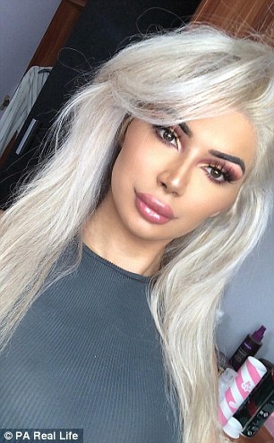 chàng trai chuyển giới để giống Kim Kardashian ảnh 4 chang trai chuyen gioi de giong Kim Kardashian anh 4