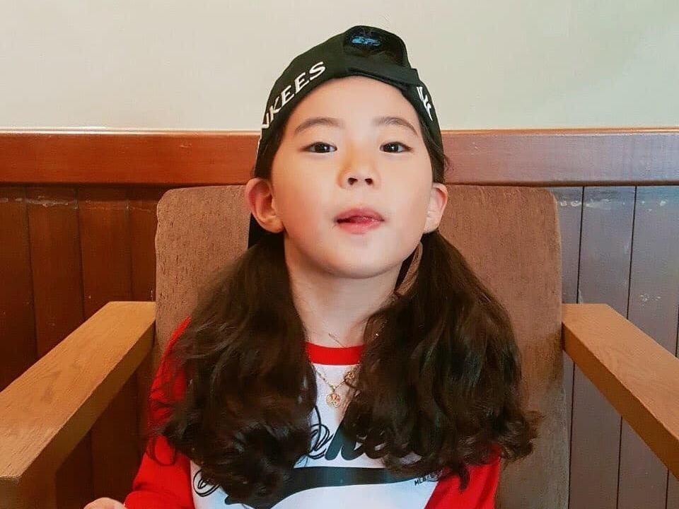 Be gai Han trong clip 'Noi khong voi nguoi la' da lon, ra dang chi gai hinh anh