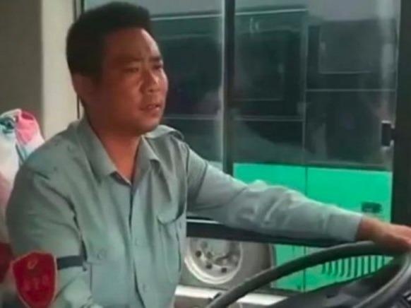 Chuyen 'xe bus tinh yeu' mai moi thanh cong cho 23 doi tre hinh anh