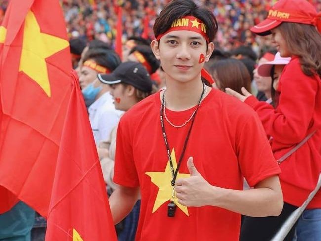 Su that buc anh 9X dien trai co vu Olympic Viet Nam sau tran tu ket hinh anh