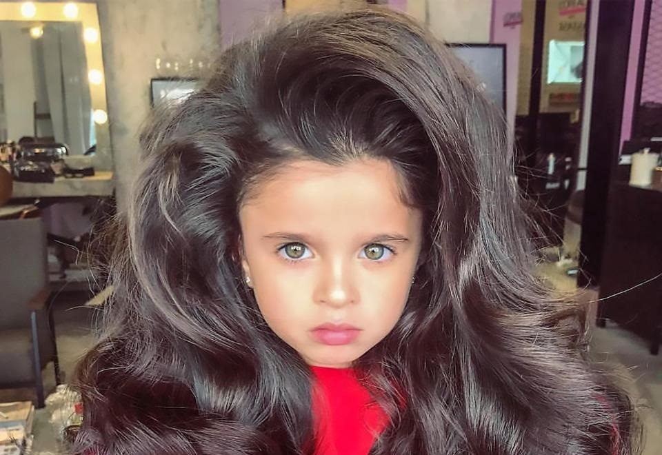 Mai toc bong benh cua co be 5 tuoi hinh anh