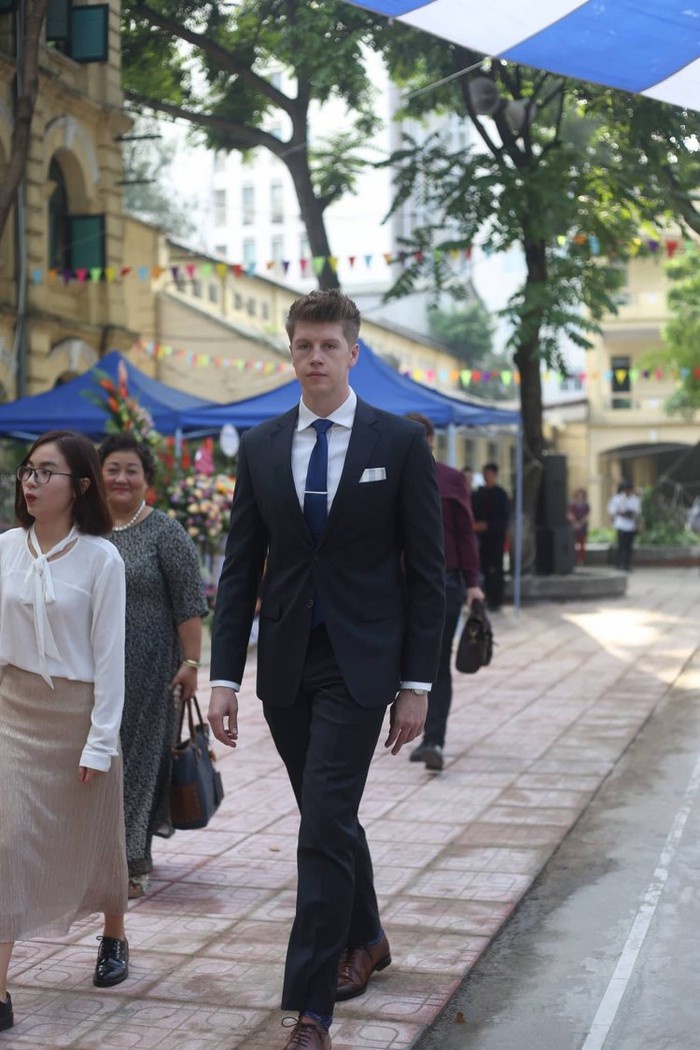 Thay giao ngoai quoc anh 1