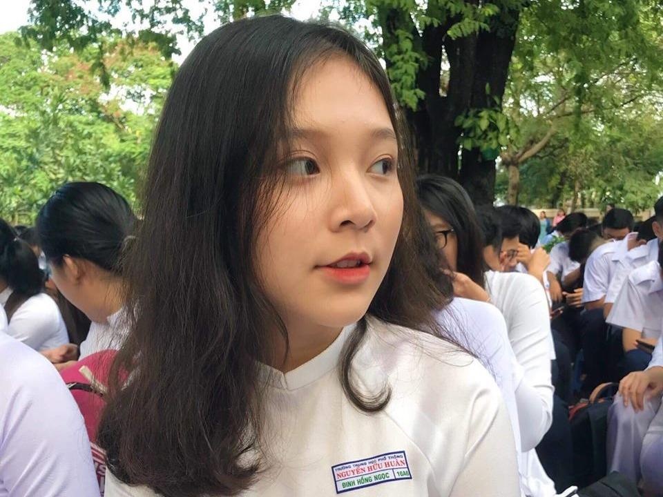 10X Sai Gon noi bat giua san truong ngay khai giang hinh anh